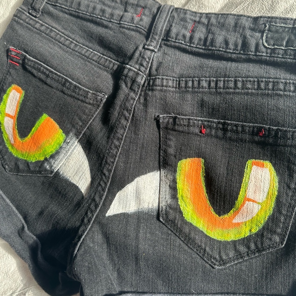 BDG Black Cat Eye Shorts‎ Hand Painted Back Pocket Denim High Rise Size 28